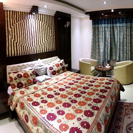 הרידוואר Hotel Raj Mandir מראה חיצוני תמונה