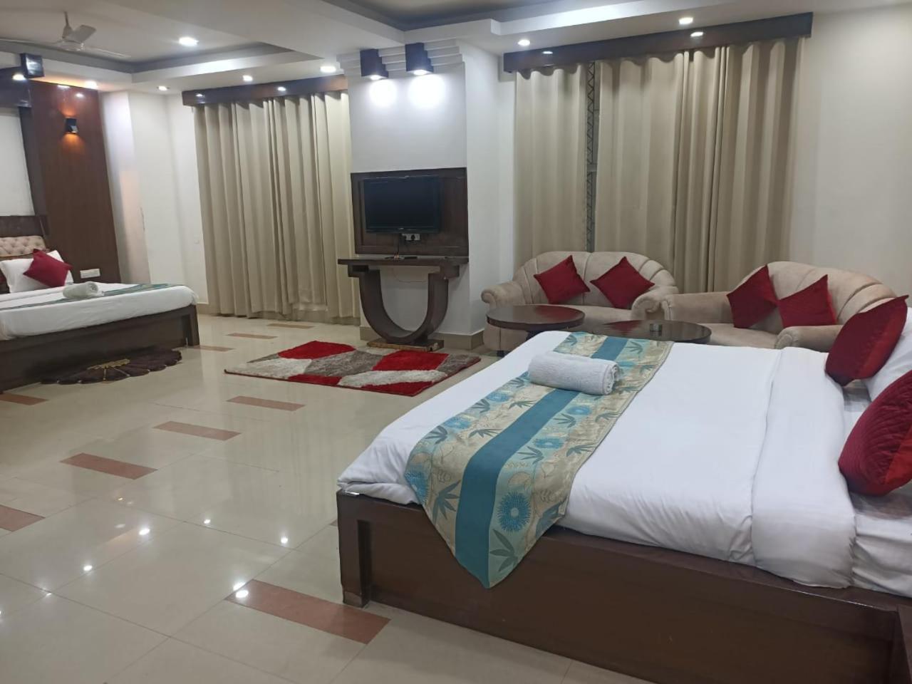 הרידוואר Hotel Raj Mandir מראה חיצוני תמונה