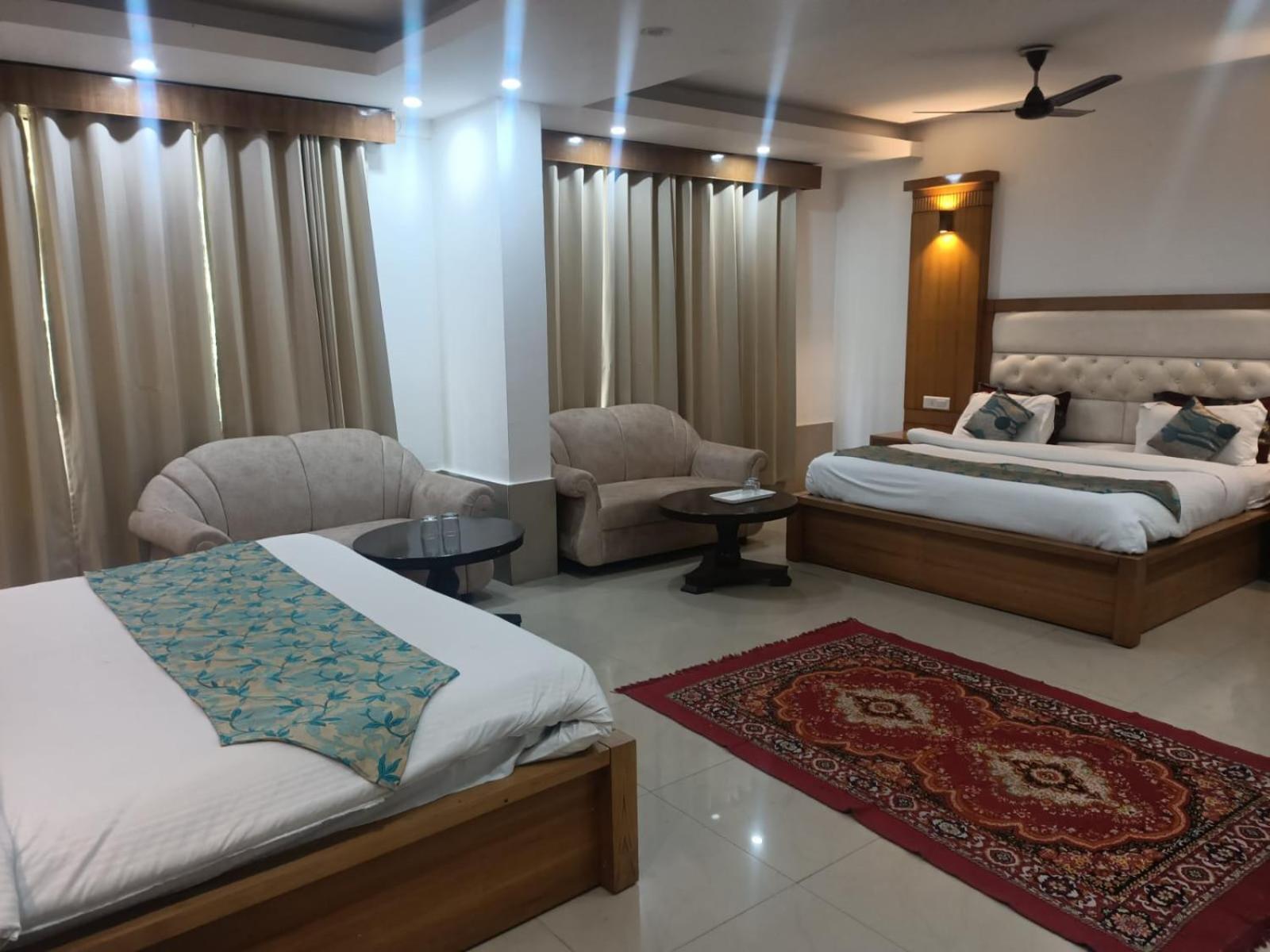 הרידוואר Hotel Raj Mandir מראה חיצוני תמונה